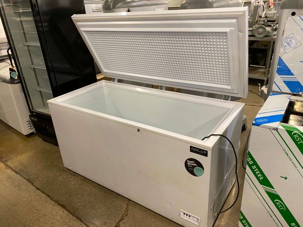 Omcan 46504 Chest Freezer with Flat Top