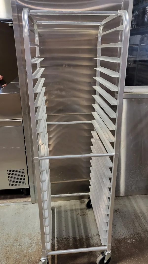 Omcan 13506 Aluminium 20 Bun / Sheet Pan Rack
