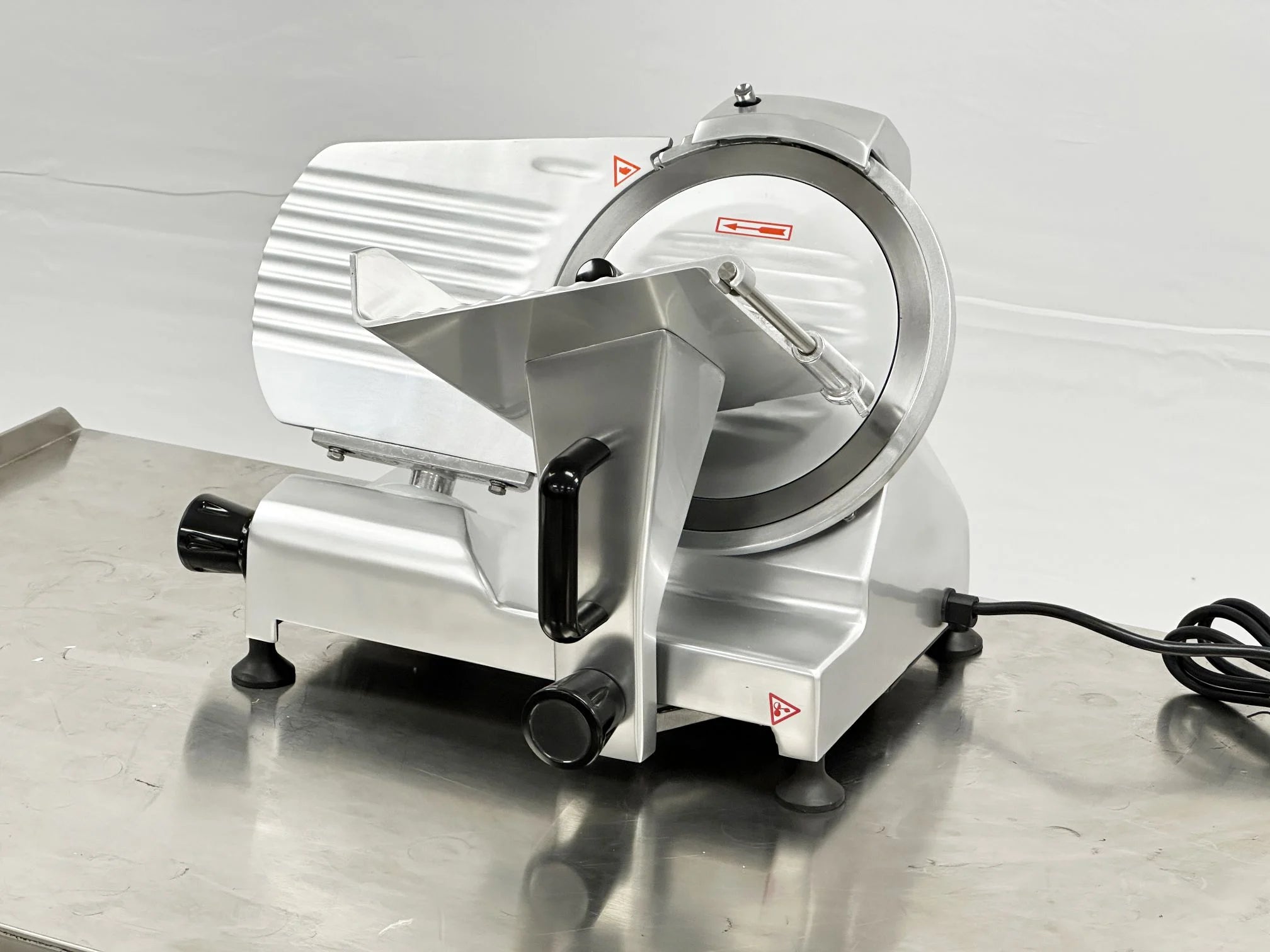 Bakemax - 10" Commercial Countertop Gravity Feed Meat Slicer - BMMSM10 Bakemax - 10" Commercial Countertop Gravity Feed Meat Slicer - BMMSM10