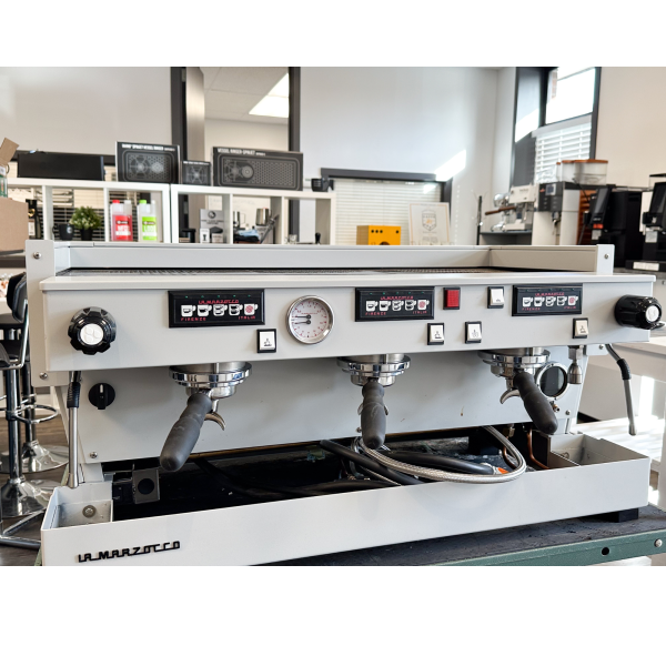 La Marzocco Linea Classic AV - 3 Group - XP Off White - SOLD